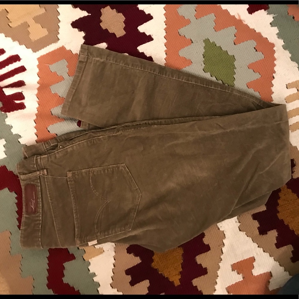 Levi skinny leg corduroy pants